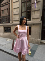 Încărcați imaginea în vizualizatorul Galerie, Rochie satin #pink
