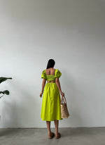 Încărcați imaginea în vizualizatorul Galerie, Rochie decupaj sold #yellow